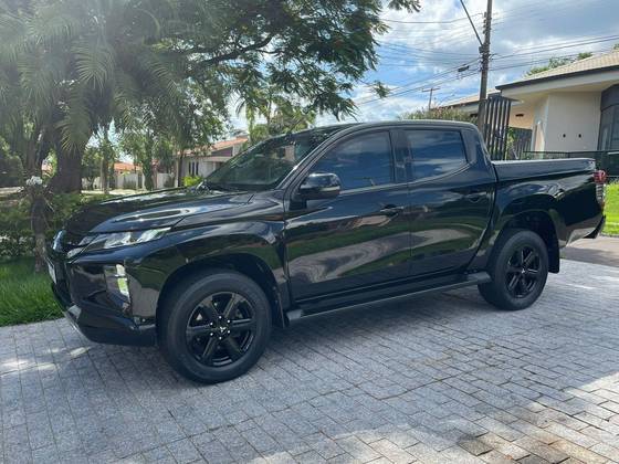 MITSUBISHI L200 TRITON 2.4 16V TURBO DIESEL SPORT HPE CD 4P 4X4 AUTOMÁTICO MITSUBISHI L200 TRITON 2.4 16V TURBO DIESEL SPORT HPE CD 4P 4X4 AUTOMÁTICO